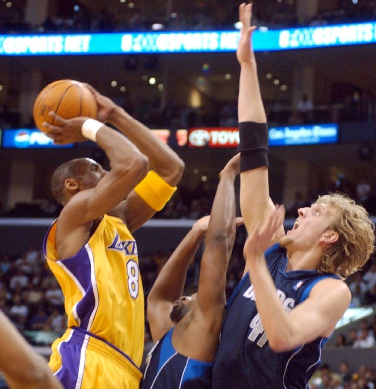 开云体育下载官网-名嘴：人们有点高估科比了 他并没有其球迷所想象的那么出色