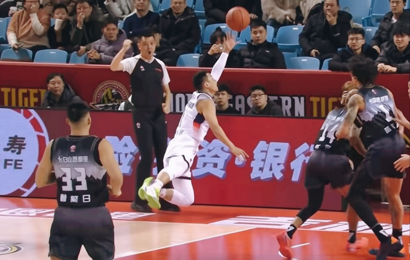 开云体育下载官网-虎口拔牙！克里斯缺阵，山东男篮强势逆转：高诗岩3记3分鼎定乾坤